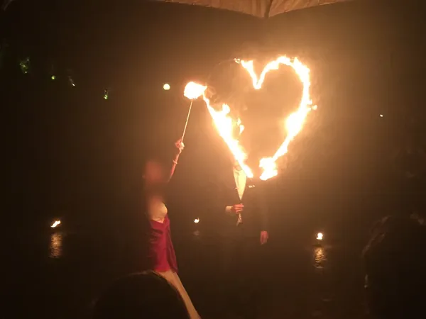 Feuerherz bei einer Hochzeitsfeier am Hotel Therme